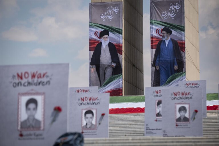 المرشد-الإيراني-مجتبى-خامنئي-يوجه-رسالة-إلى-الشعب-بمناسبة-يوم.jpg