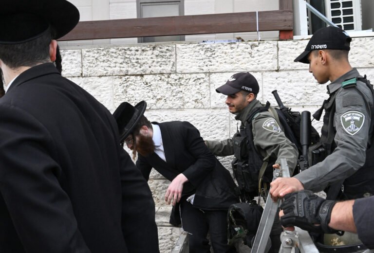 تفاصيل-اقتحام-منزل-قائد-الشرطة-العسكرية-في-إسرائيل.jpg