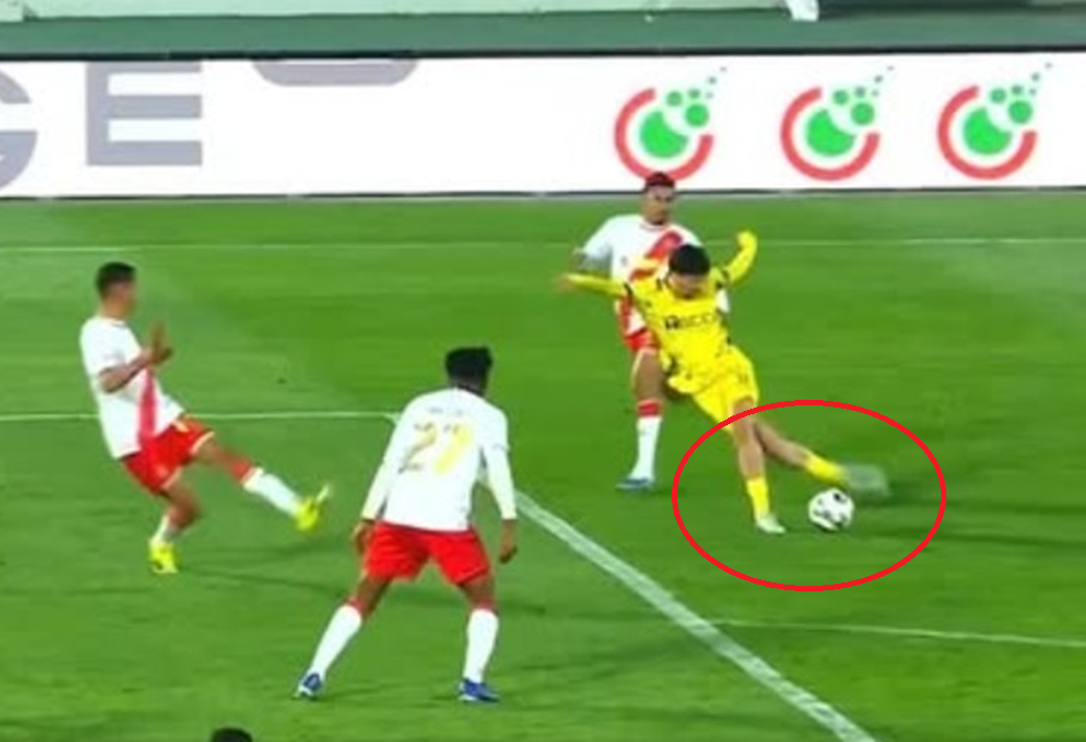 هدف-رابونا-استثنائي-في-الدوري-المغربي-هل-يكرر-الجبلي-إنجاز.png