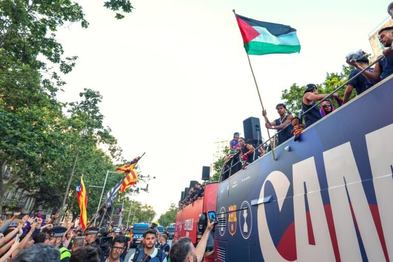 رئيس-وزراء-إسبانيا-ردا-على-وزير-الدفاع-الإسرائيلي-نفخر-بلامين.jpg