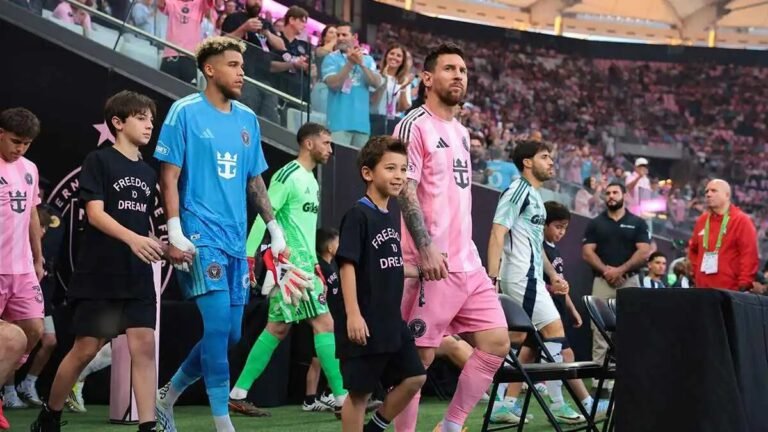 رد-فعل-ميسي-بعد-الخسارة-أمام-أورلاند-في-الدوري-الأمريكي.jpg