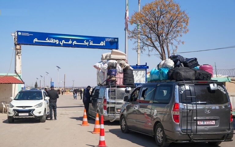 سوريا-هيئة-المنافذ-والجمارك-تكشف-عدد-العائدين-طوعا-من-لبنان.jpg