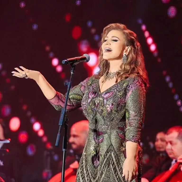صوتها-أم-الذكاء-الاصطناعي؟-ميادة-الحناوي-تحسم-الجدل-وتعود-للمسرح.webp.webp