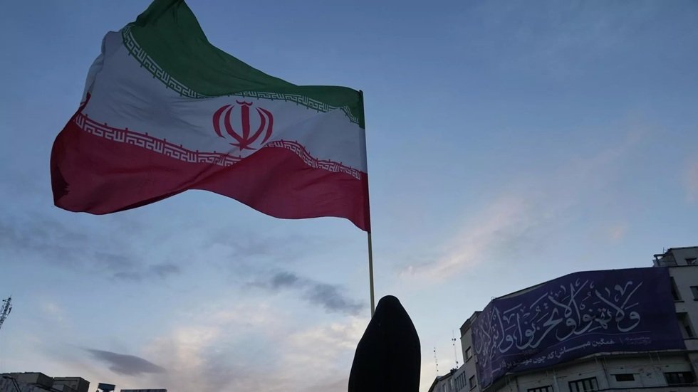 طهران-استيلاء-الأمريكيين-على-سفن-إيرانية-انتهاك-صارخ-للقانون-الدولي.jpg