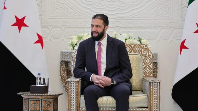 نشطاء-يتداولون-فيديو-للشرع-يتحدث-فيه-عن-مصر-ماذا-قال.jpg