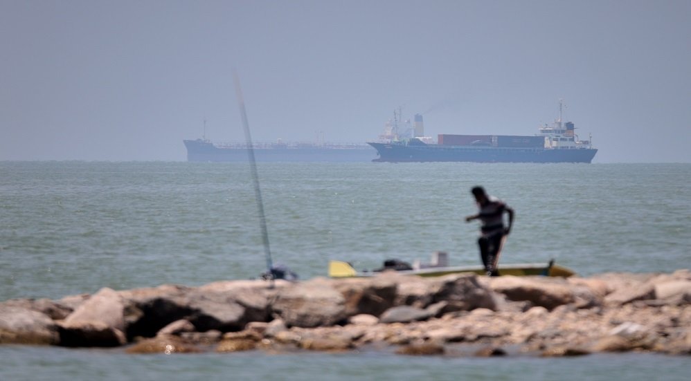 تماشيا-مع-مشاورات-أمريكا-وإيران-سلطنة-عمان-تعلن-فتح-ممر.jpg