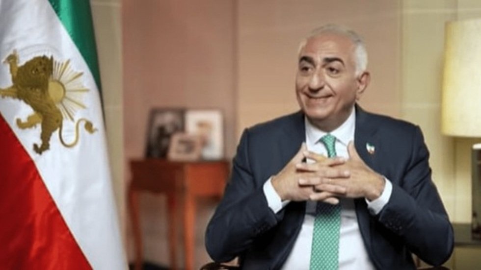 جدل-واسع-بعد-اعتراف-نجل-الشاه-المخلوع-عن-زيارة-كانت.jpg