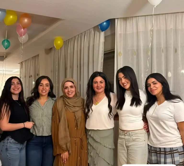 حذفت-صورها-وفاجأت-الجميع-أول-ظهور-لـمها-الصغير-بالحجاب.webp.webp