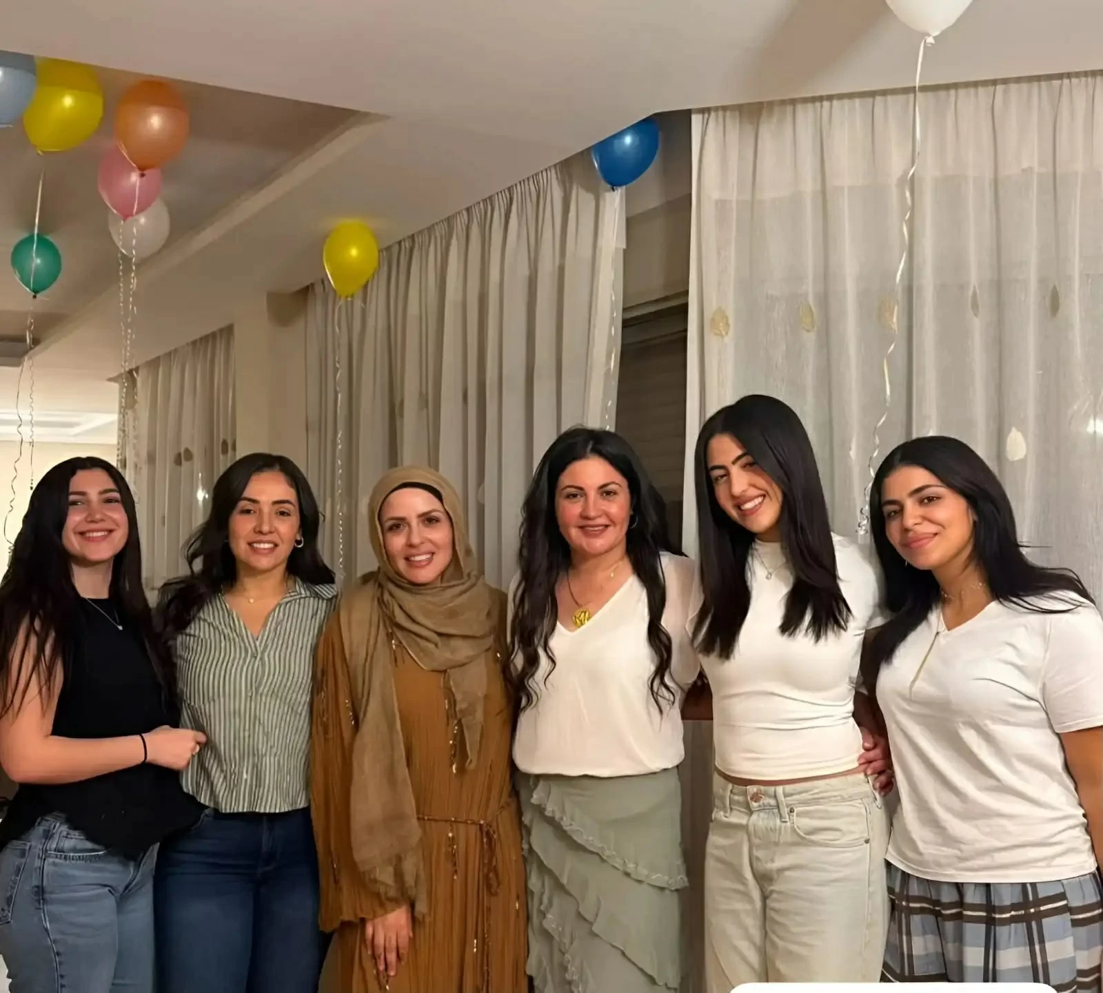 حذفت-صورها-وفاجأت-الجميع-أول-ظهور-لـمها-الصغير-بالحجاب.webp.webp