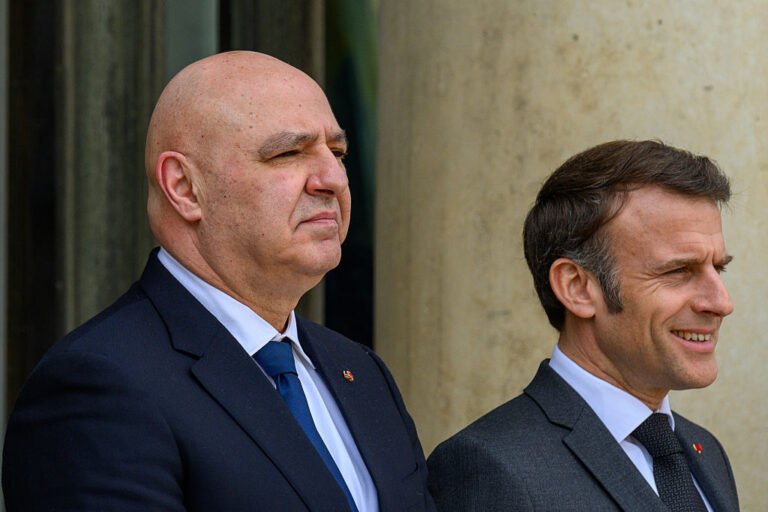 عون-وماكرون-يبحثان-وقف-إطلاق-النار-في-لبنان-ومستقبل-اليونيفيل.jpg