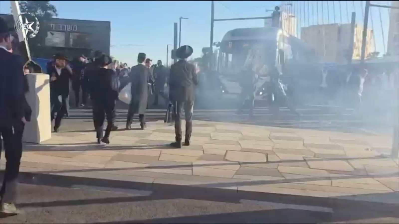 مواجهات-بين-الشرطة-الإسرائيلية-والحريديم-خلال-مظاهرة-ضد-التجنيد-فيديو.jpg