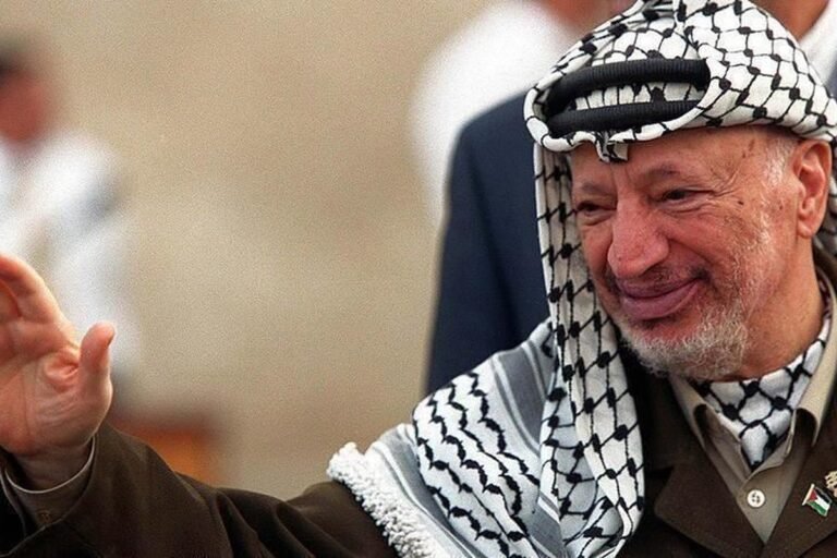 أنا-وياسر-عرفات-كتاب-مصري-جديد-يكشف-ما-لا-يعرفه.jpg
