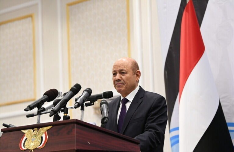 العليمي-يتهم-الحوثيين-بالمقامرة-بمصالح-الشعب-ويؤكد-الشراكة-مع-التحالف.jpg