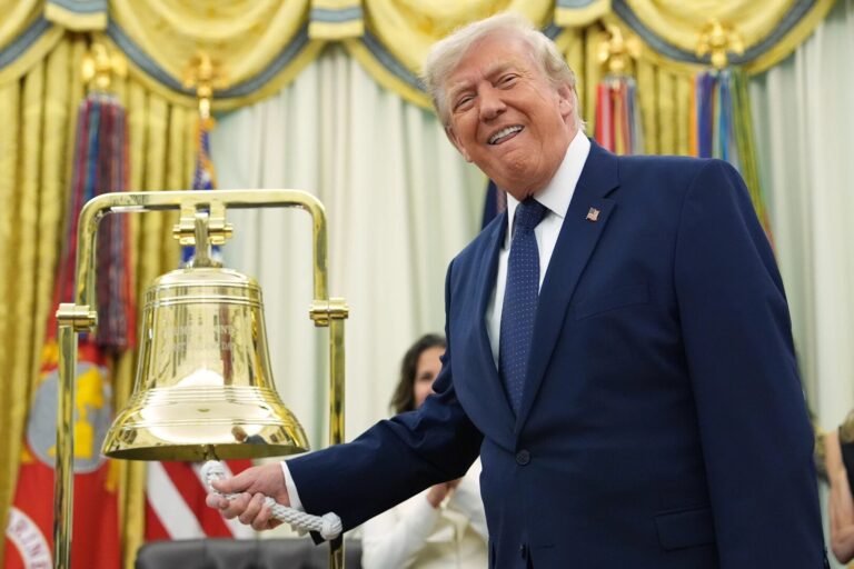 ترقبوا-المزيد-ترامب-يتوعد-الاتحاد-الأوروبي-بدفع-ثمن-باهظ.jpg