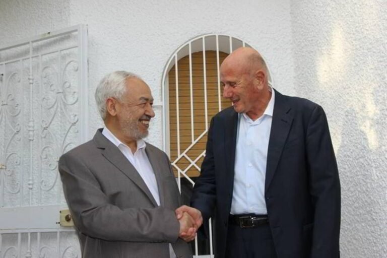 تونس-مطالبات-بكشف-الوضع-الصحي-لراشد-الغنوشي-وأحمد-نجيب-الشابي.jpg
