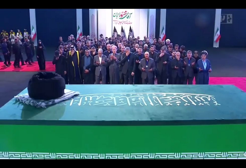 حضور-عربي-رسمي-وشعبي-في-طهران-لتشييع-خامنئي-فيديوهات.jpg