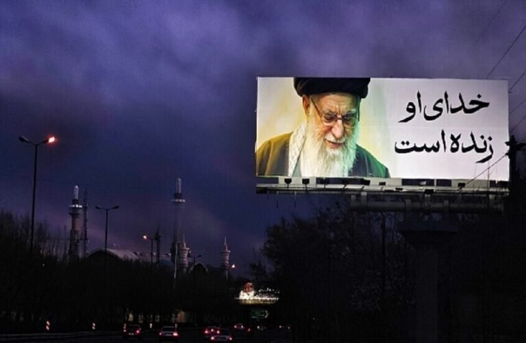 خطيب-جمعة-طهران-الثأر-لدم-قائد-الثورة-الشهيد-مطلب-الجميع.jpg