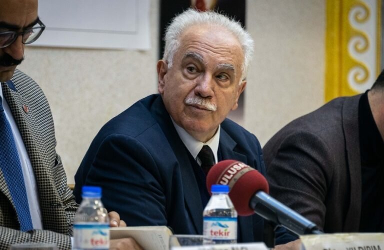 زعيم-حزب-تركي-لا-لاستبدال-منظومة-إس-400-بـ-قطع-صفيح.jpg