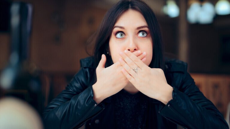 ليست-مجرد-إزعاج-عابر-أسباب-الحازوقة-وطرق-منزلية-للتخلص-منها.jpg