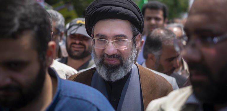 مسؤولون-أمنيون-في-إسرائيل-مجتبى-خامنئي-في-إيران-وهو-مصاب.jpg