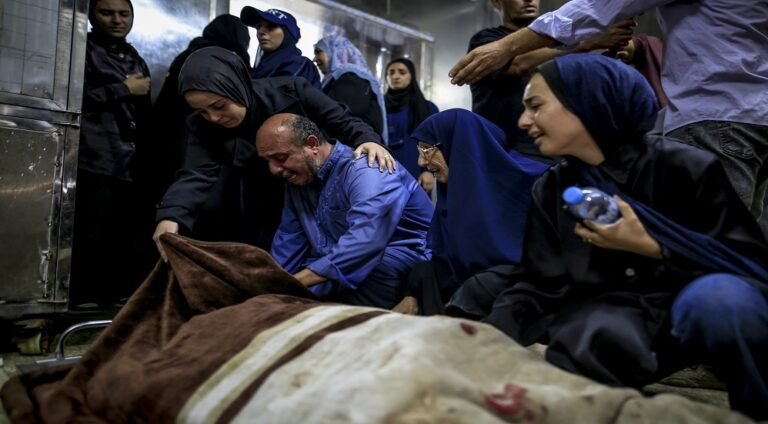 وقف-النار-في-القطاع-كذبة-تكتب-بدماء-الغزيين-12-قتيلا.jpg