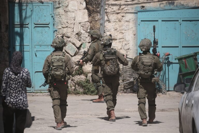 إسرائيل-تغتال-مدير-شرطة-محافظة-غزة-وتقتل-فلسطينيا-في-خانيونس.jpg