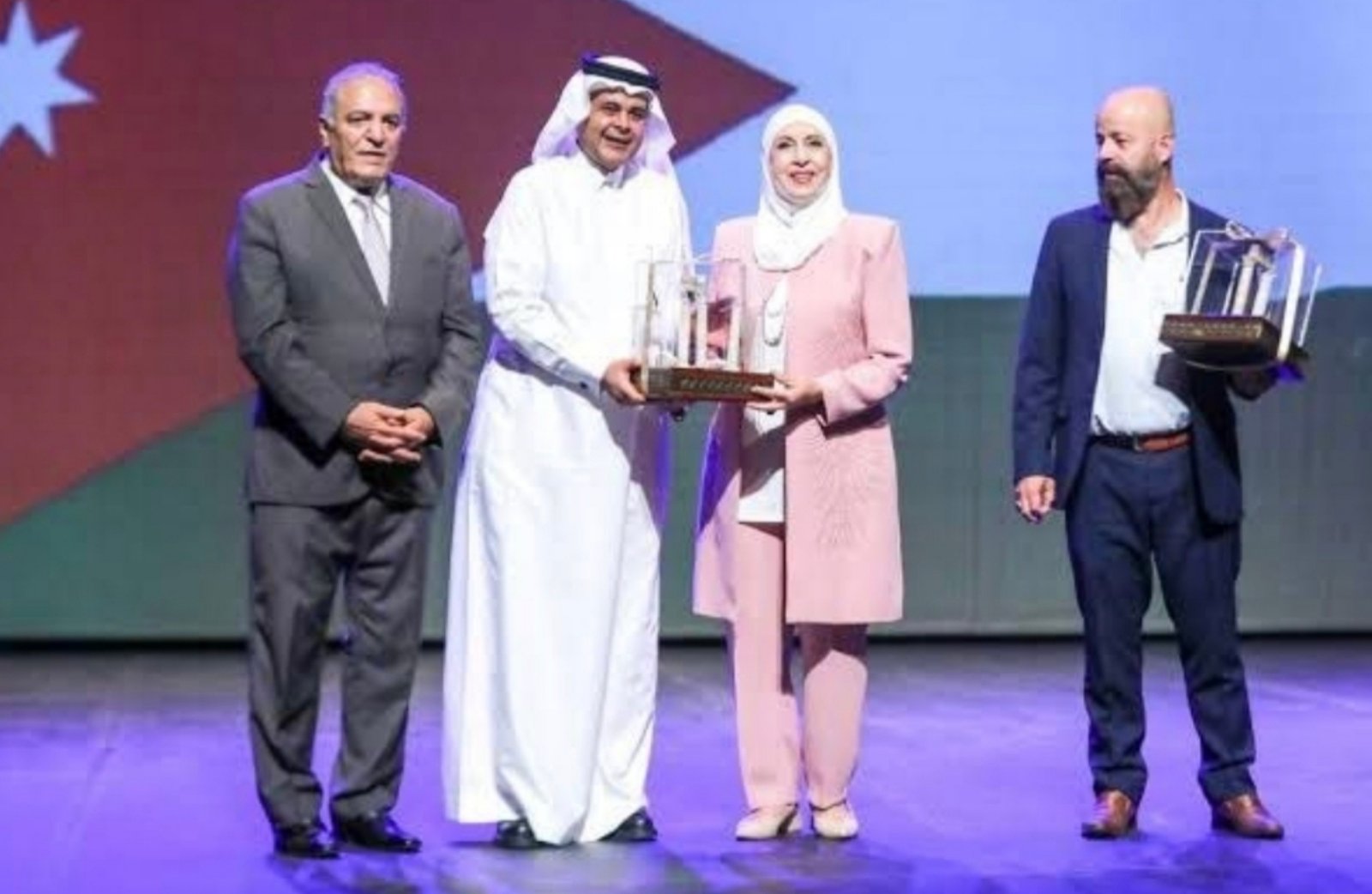المسرح-السوري-يتألق-في-جرش-زيناتي-قدسية-يحصد-جائزتين-وعبد.jpg