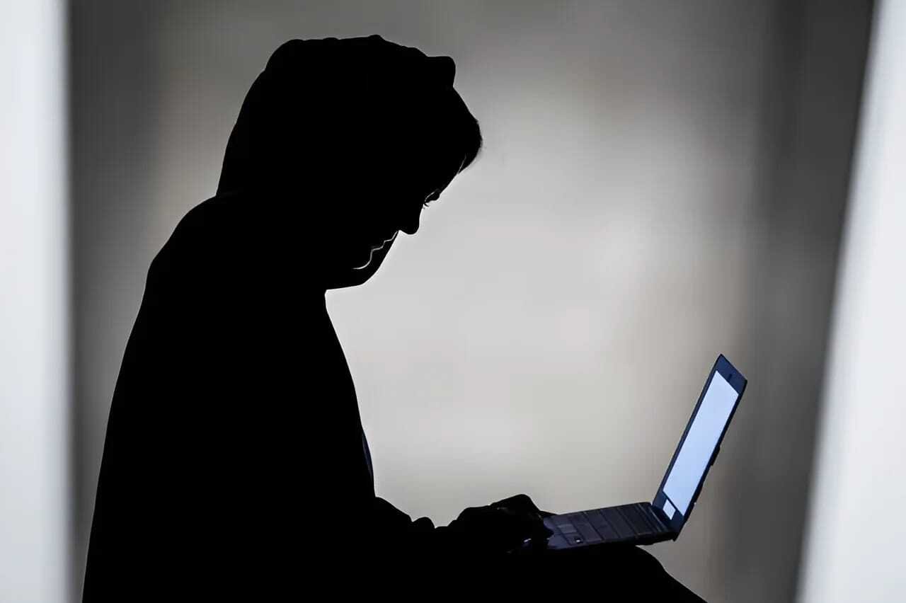 بعد-بلاغ-من-FBI-مصر-تحقق-مع-طالب-طب-بسب.jpg