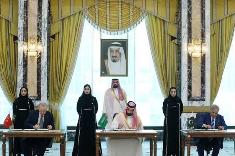 خبير-يوضح-احتمالات-نجاح-السعودية-بتشكيل-نظام-جديد-في-الشرق.jpg