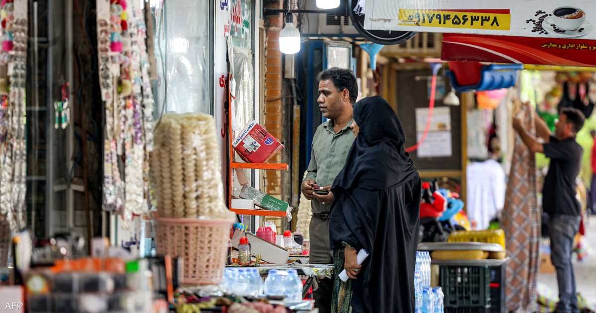 خلف-خطاب-الصمود-إيران-تشهد-انهيارا-في-المعيشة-والأجور.jpg