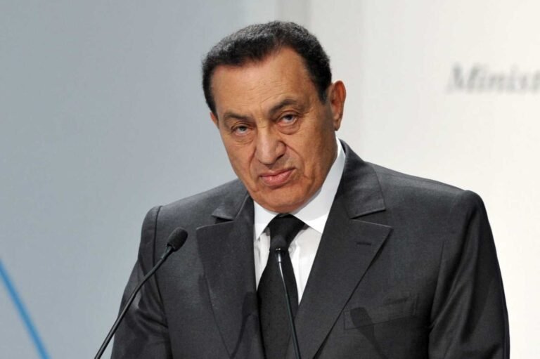 علاء-مبارك-يشن-هجوما-حادا-على-أشهر-وزراء-عهد-والده.jpg