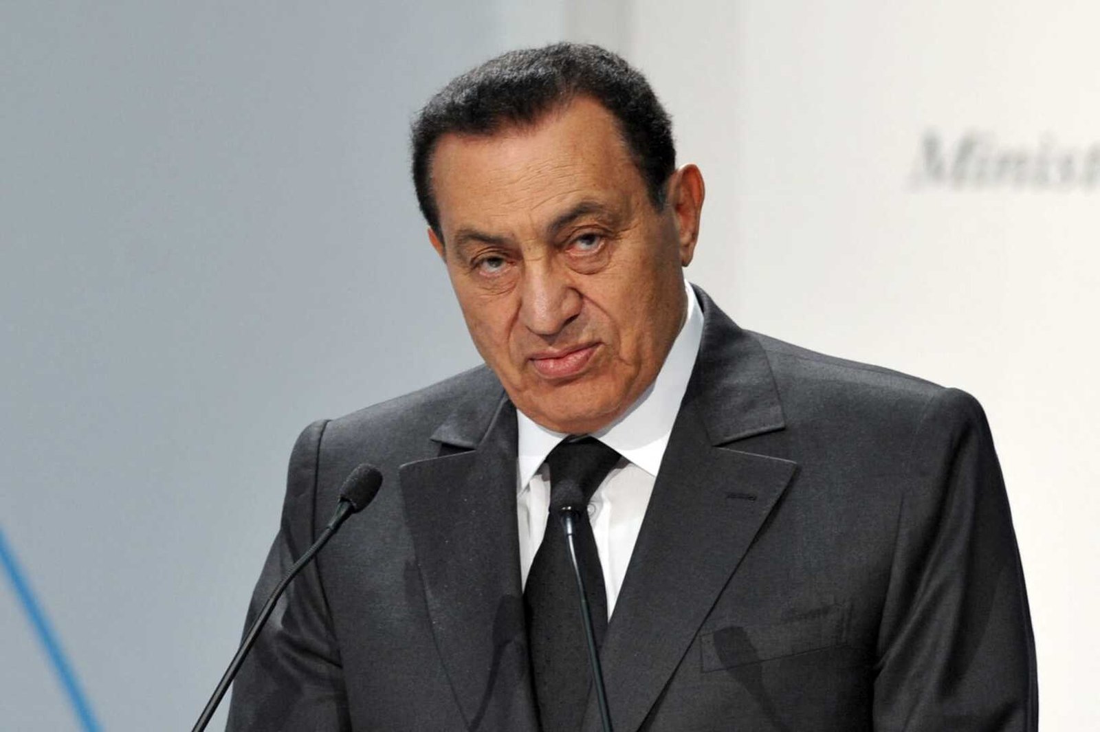 علاء-مبارك-يشن-هجوما-حادا-على-أشهر-وزراء-عهد-والده.jpg
