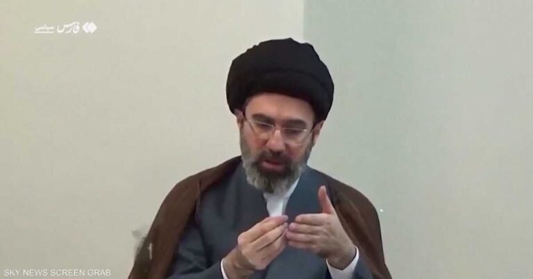 من-المرشد-والرئيس-إقرار-إيراني-بـخسائر-الاقتصاد.jpeg