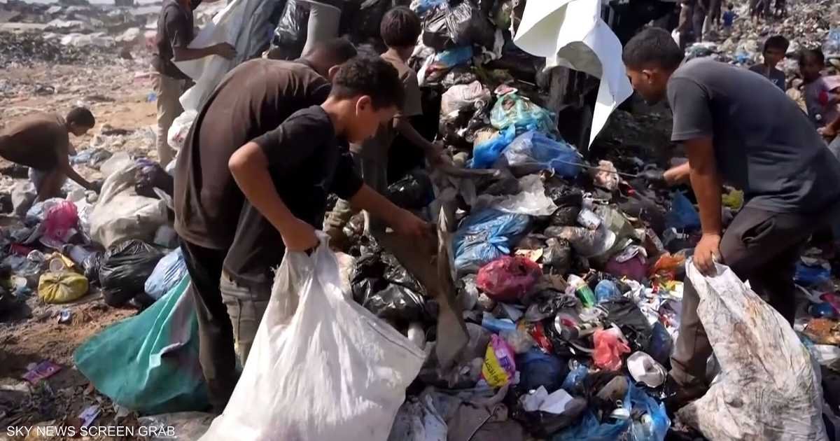 من-مكبات-النفايات-أطفال-غزة-يجمعون-وقود-الطهي.jpeg