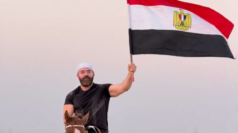 منع-رفع-العلم-المصري-داخل-منطقة-أثرية-يثير-موجة-غضب.jpg