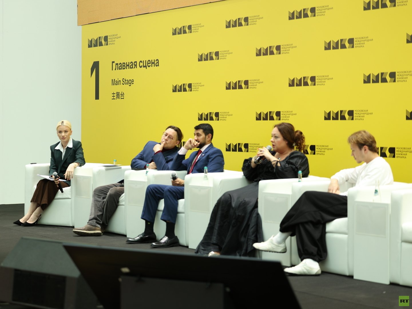 اشتباك-فكري-حول-مستقبل-صناعة-النشر-في-عصر-الذكاء-الاصطناعي.JPG