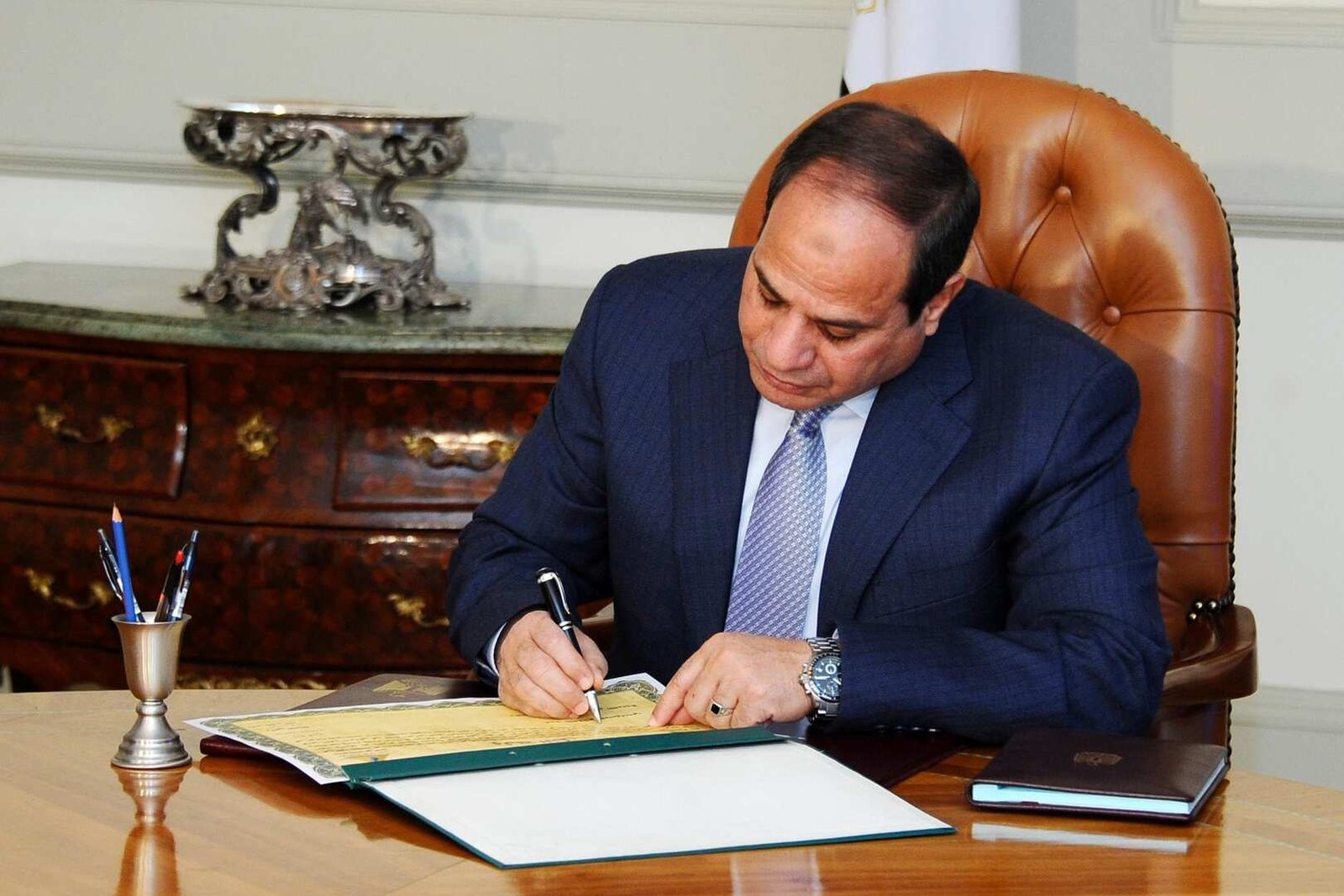 تحت-ظلال-معرض-الطيران-العلمين-تجمع-قادة-مصر-وقبرص-واليونان.jpg