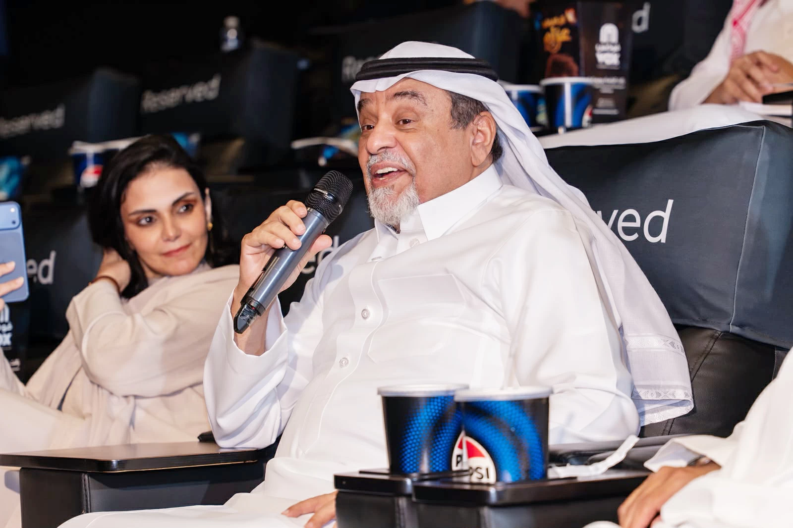 راشد-الشمراني-لـعكاظ-عزّام-محمّل-برسائل-للطفل-وفيلمي-في-نوفمبر.webp.webp