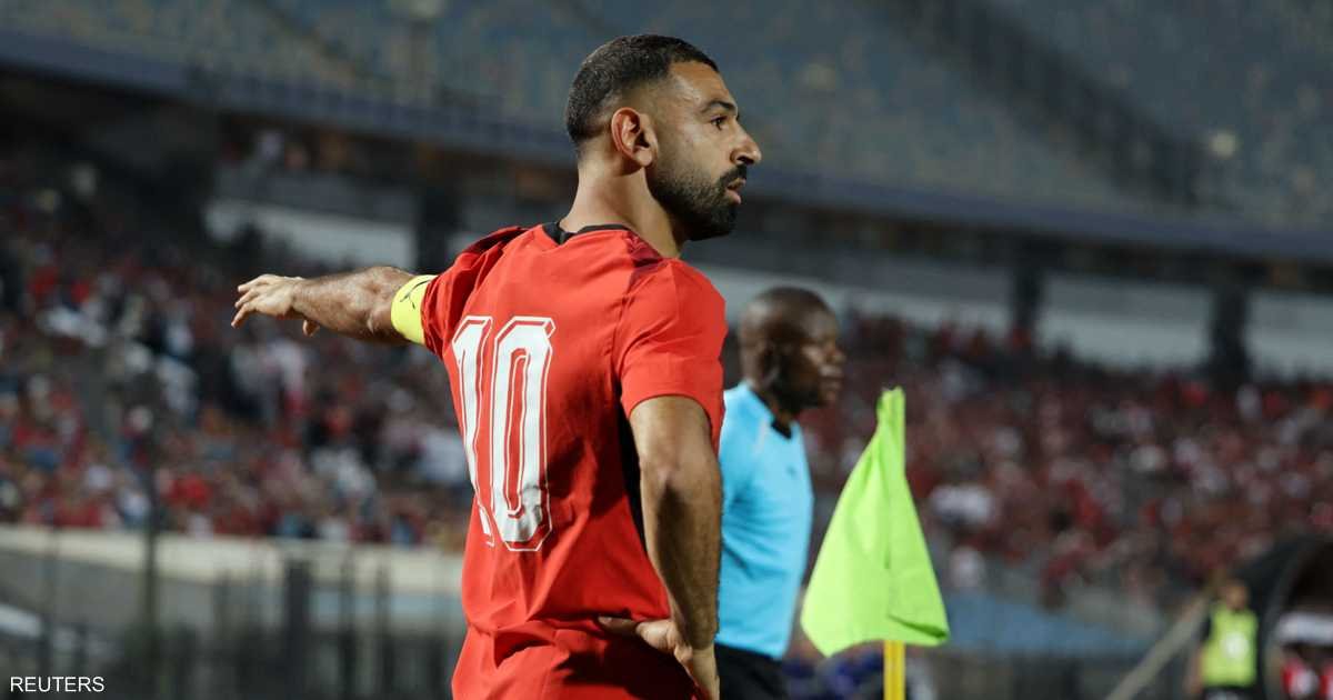 صلاح-يعيد-الجدل-هل-النجيل-الصناعي-أخطر-على-اللاعبين؟.JPG
