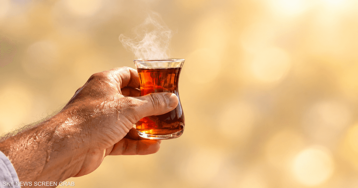 هل-يبردك-الشاي-الساخن-في-الحر؟-العلم-يجيب.png