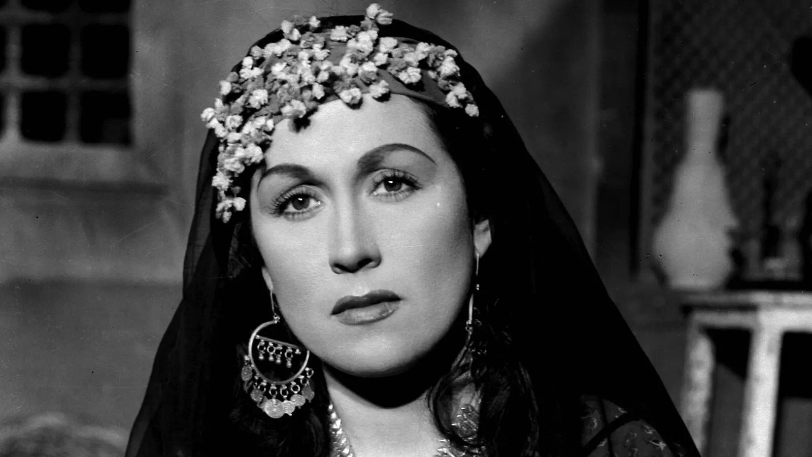 اعتناق-الإسلام-وشائعة-إسرائيل-والاعتزال-إسرائيل-تنبش-في-أسرار-حياة.jpg