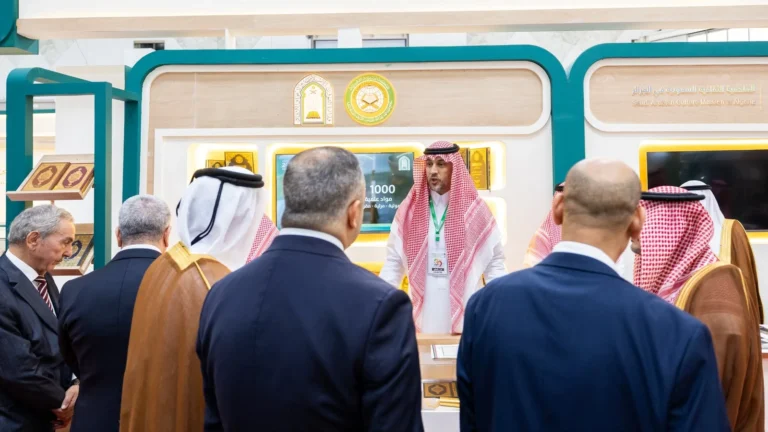 المملكة-تحضر-بثقلها-الثقافي-في-معرض-الجزائر-الدولي-للكتاب.webp.webp