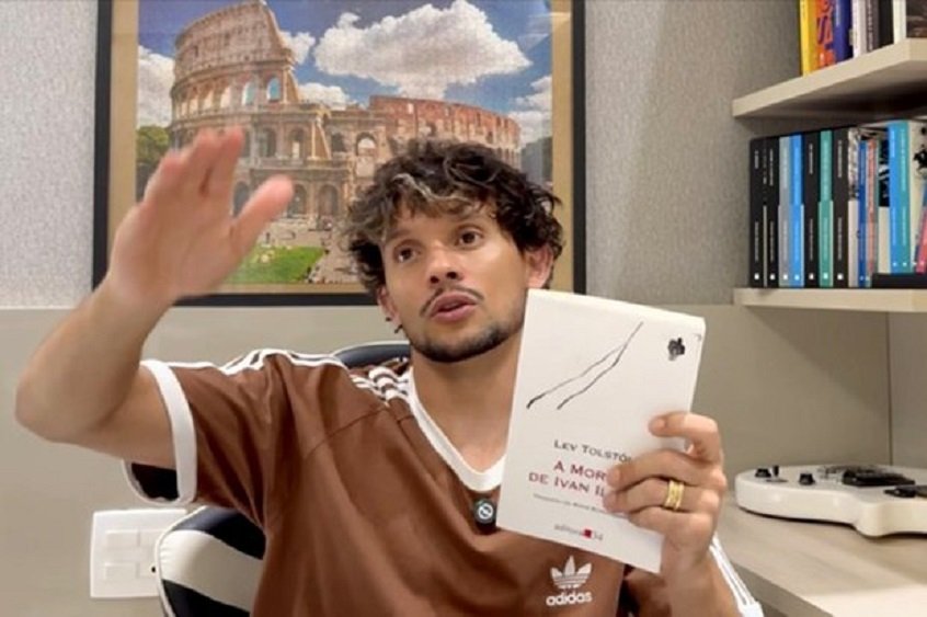 تولستوي-في-صدارة-الكتب-الأكثر-مبيعا-في-البرازيل-بفضل-لاعب.jpg