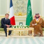 ماكرون-يصل-الرياض-في-زيارة-مفاجئة-وغير-معلن-عنها.jpg