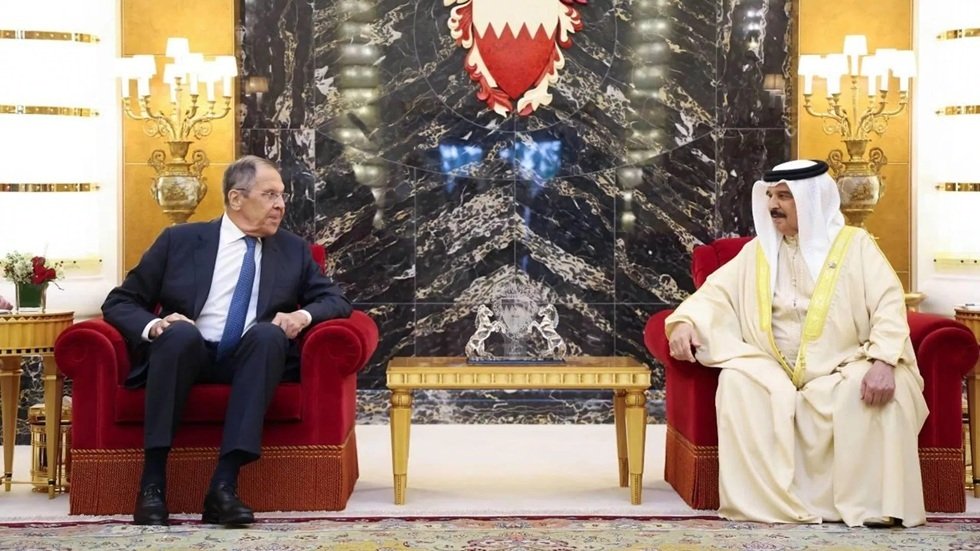 ملك-البحرين-يستقبل-لافروف-في-المنامة-على-هامش-الحوار-الاستراتيجي.jpeg